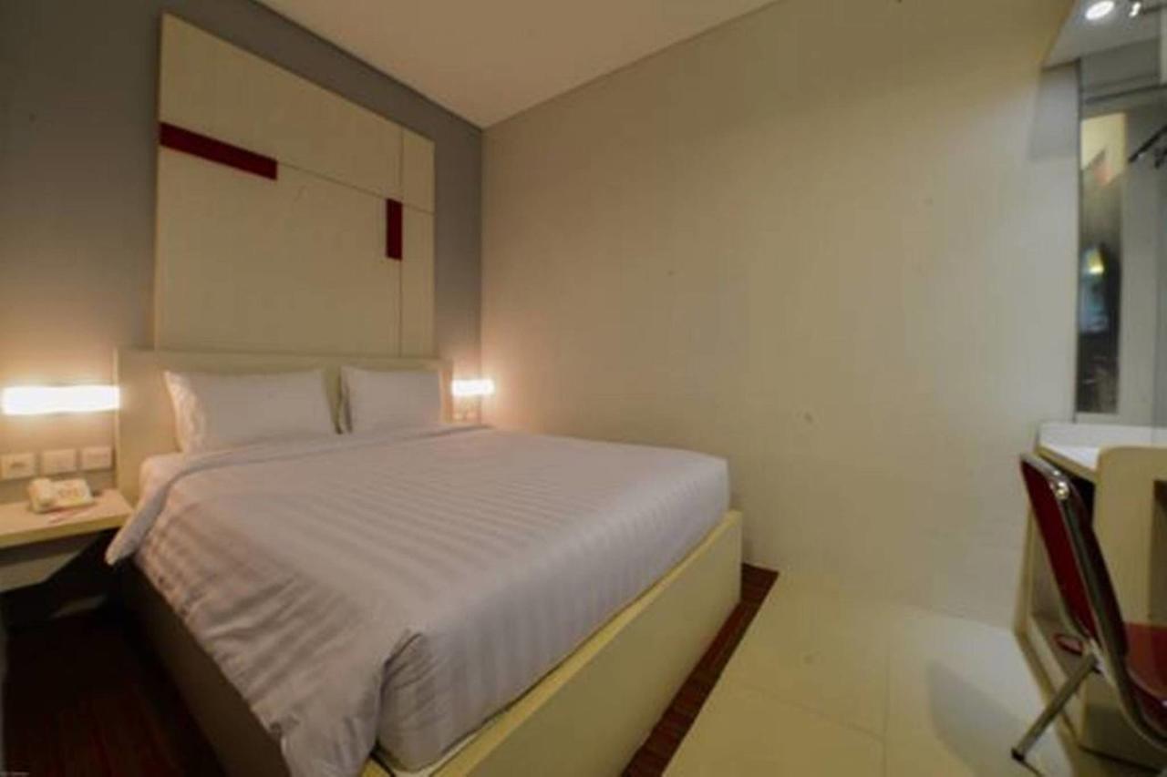 D'Hotel Jakarta Exterior photo