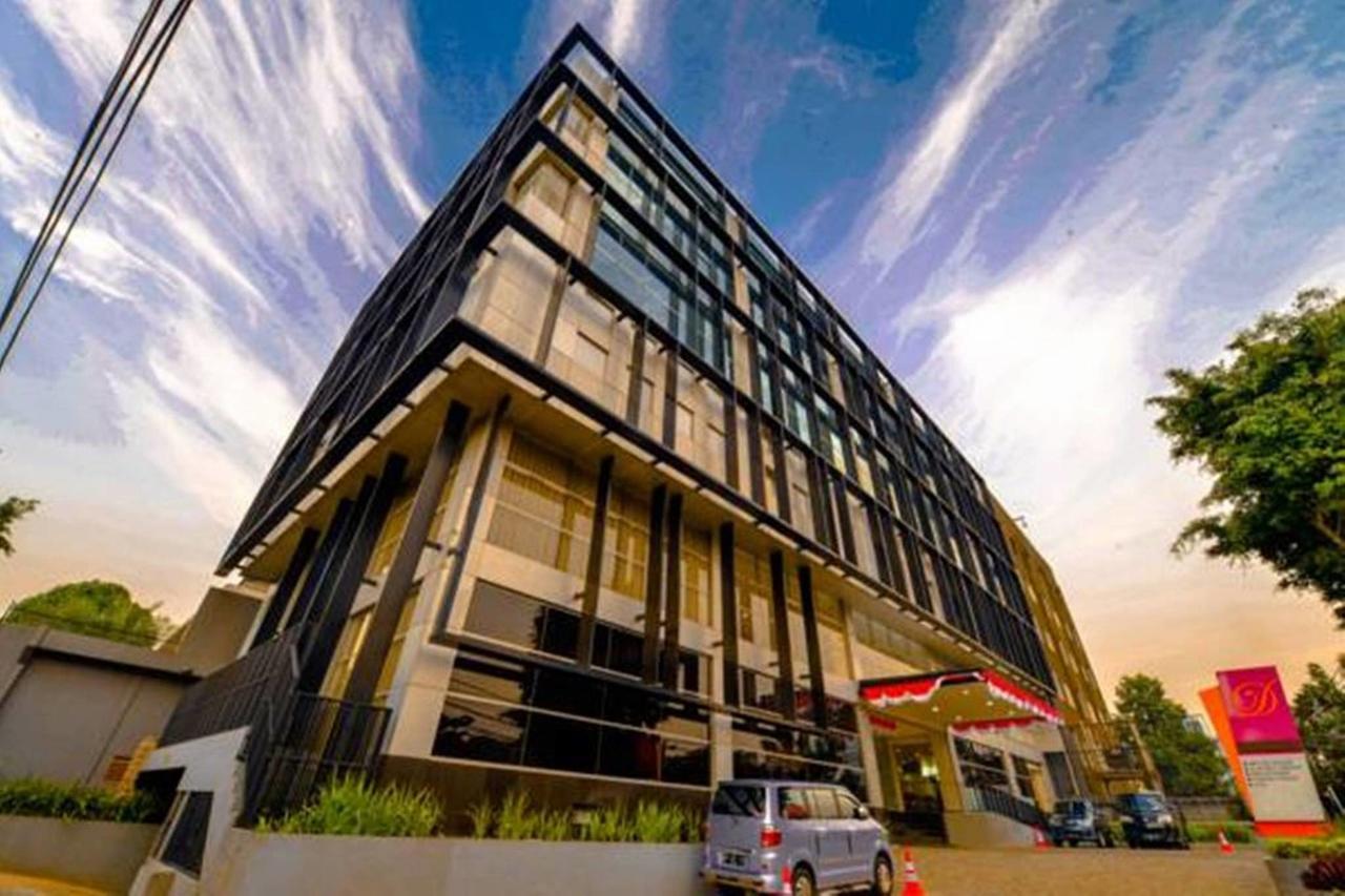 D'Hotel Jakarta Exterior photo