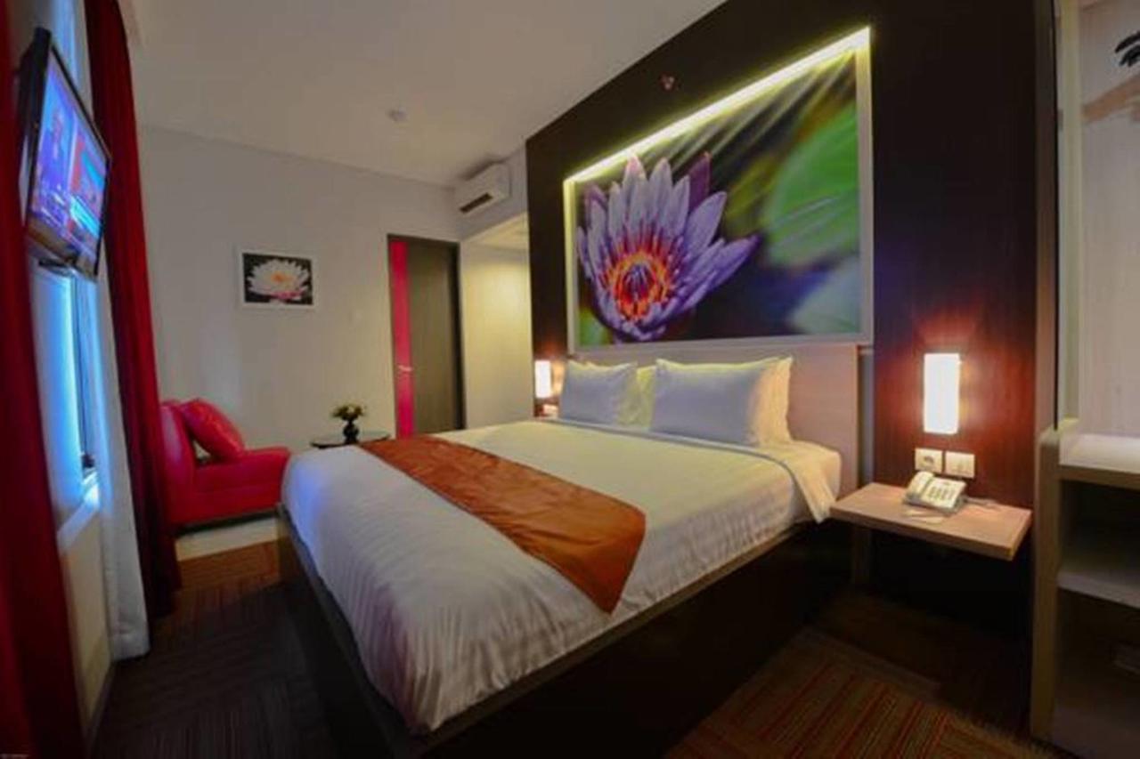 D'Hotel Jakarta Exterior photo