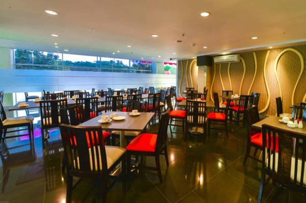D'Hotel Jakarta Exterior photo
