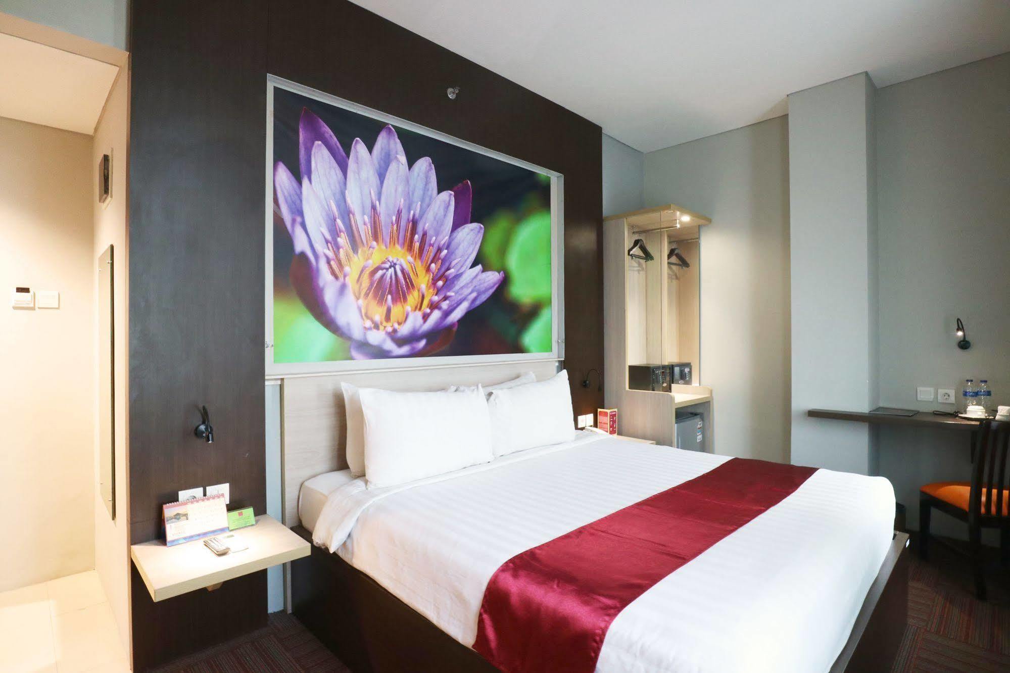 D'Hotel Jakarta Exterior photo